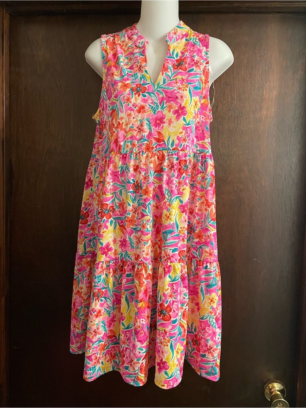 Dear Scarlett Brand Women's Small Fuchsia Floral Tiered Wrinkle Free Dress - Picture 4 of 7